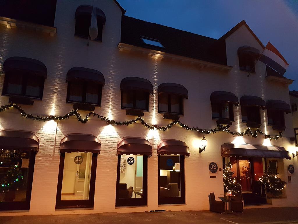 Js Hotel Epen Bagian luar foto