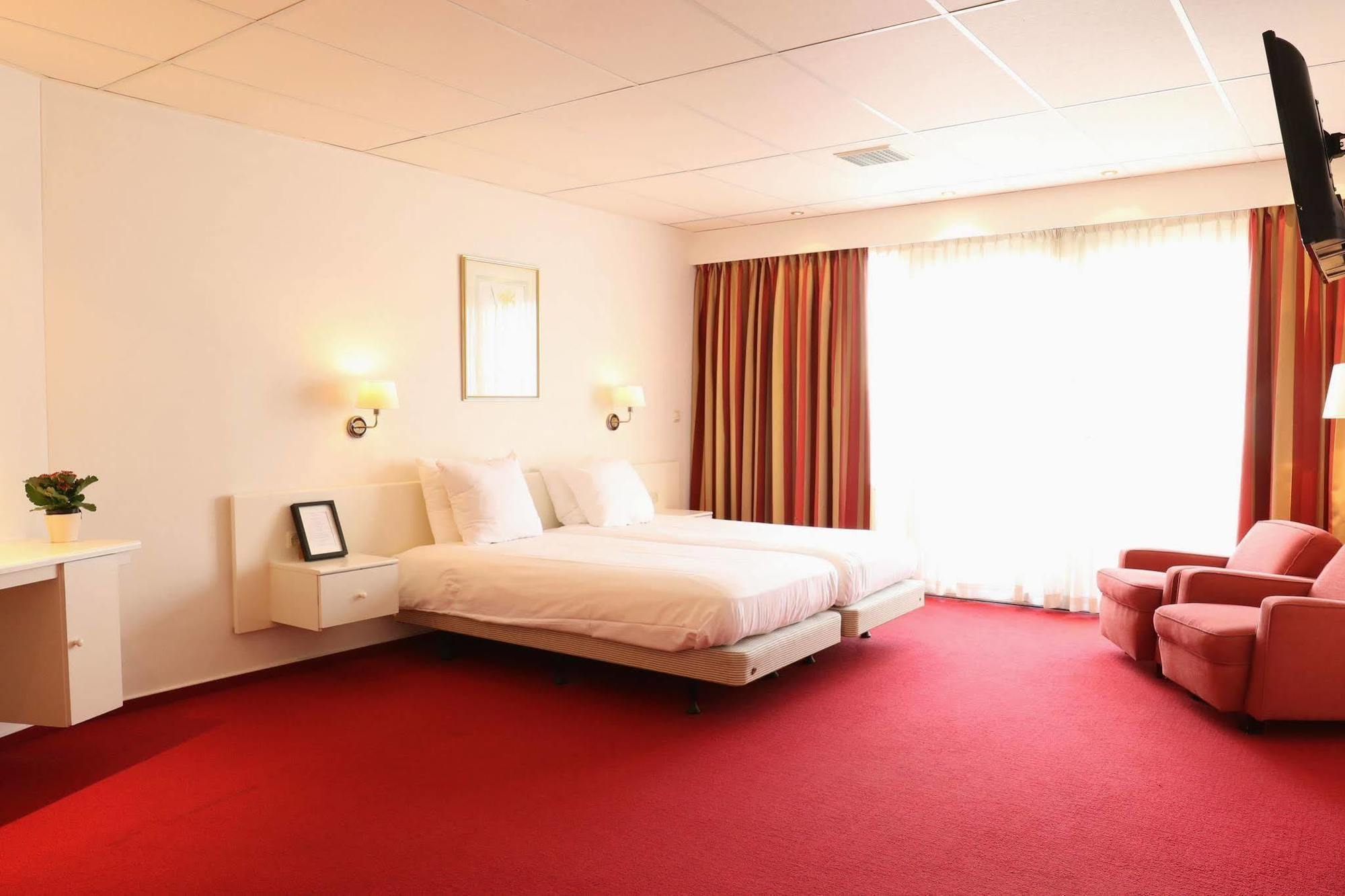 Js Hotel Epen Bagian luar foto