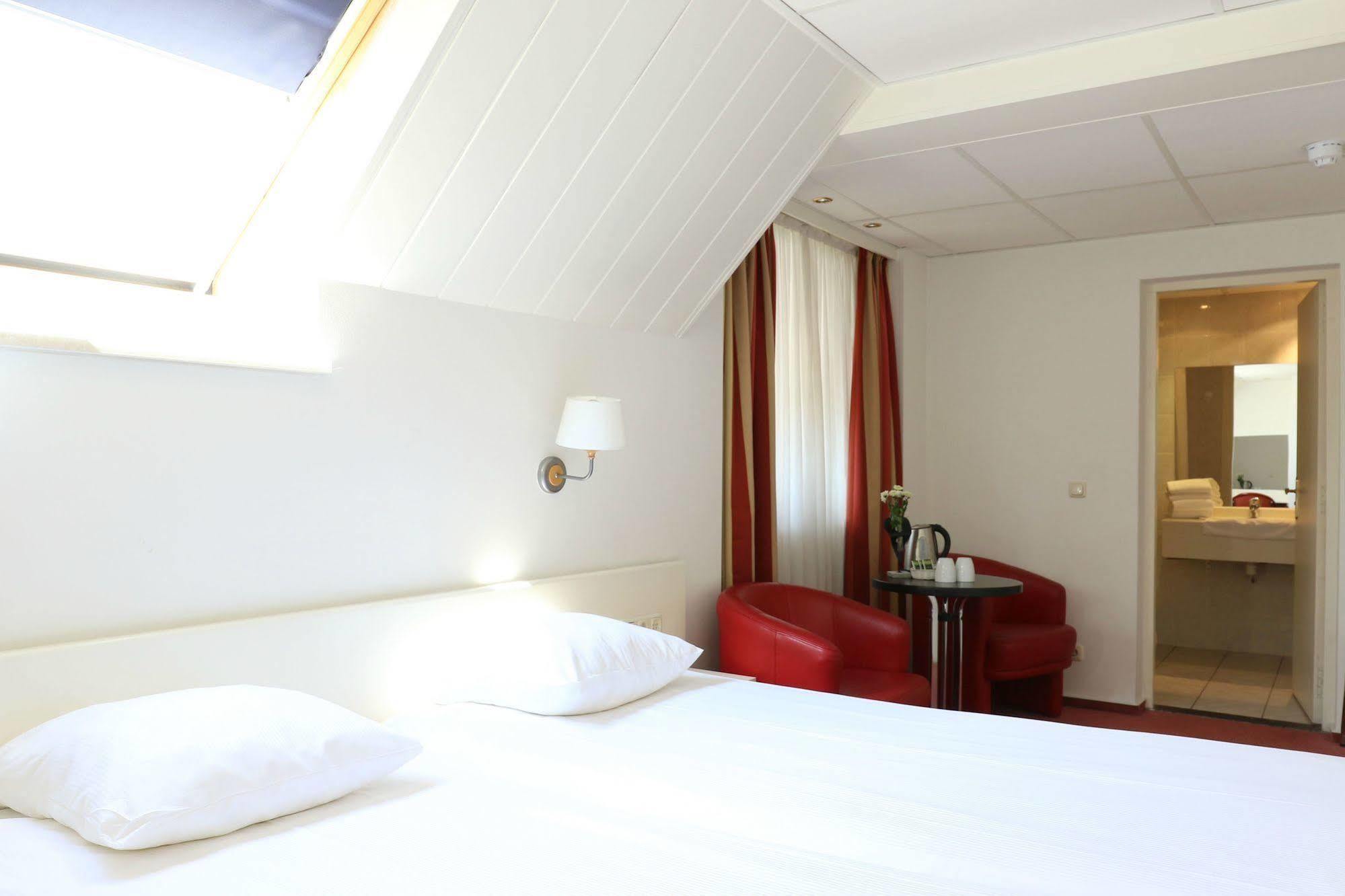 Js Hotel Epen Bagian luar foto