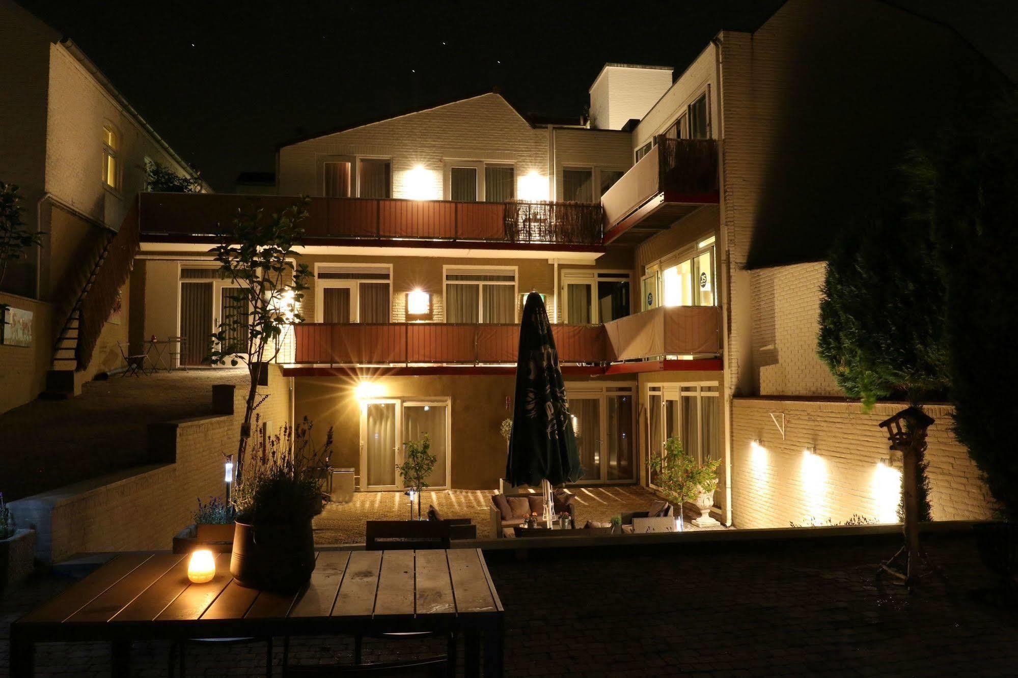 Js Hotel Epen Bagian luar foto